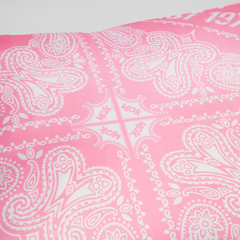 EST 19XX PINK BANDANA PRINT PILLOW CASE SET Detail
