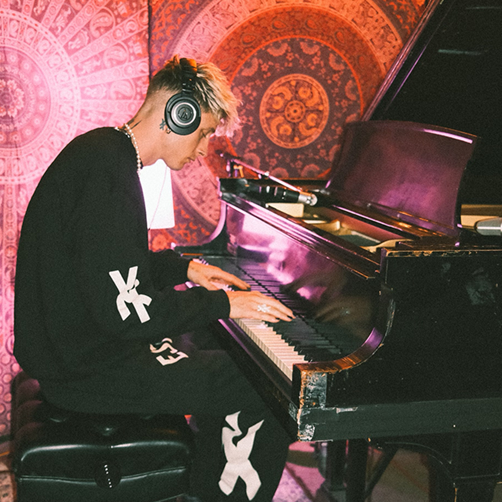 EST 4 LIFE CREWNECK PULLOVER ON MGK